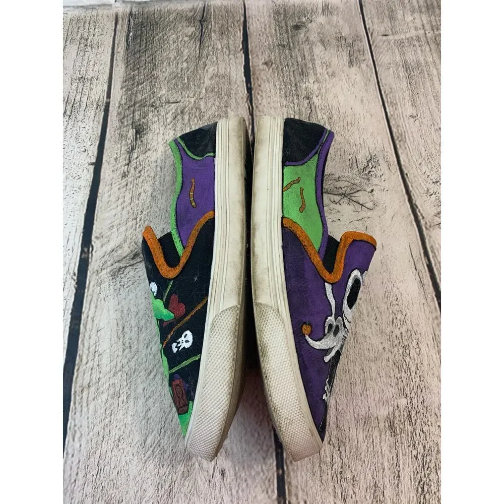 NIGHTMARE BEFORE CHRISTMAS Unisex Kids Hand Painted Slip On Sneakers / Size: 4